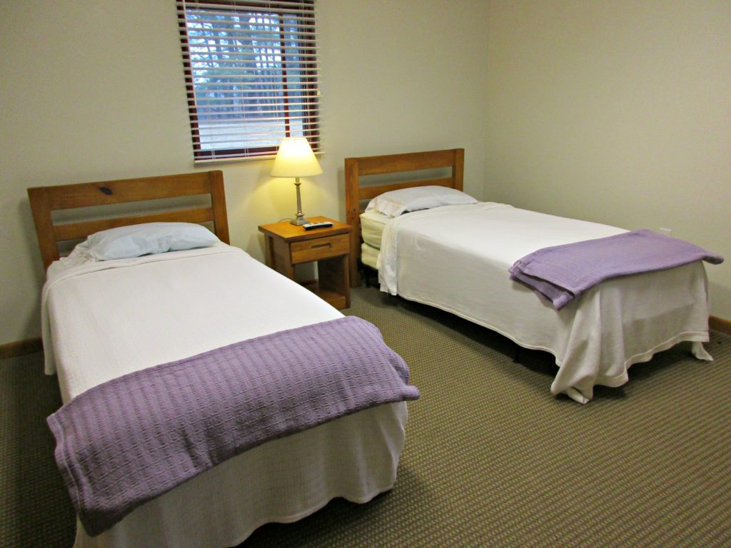 Cedar Lodge - Bedroom 2